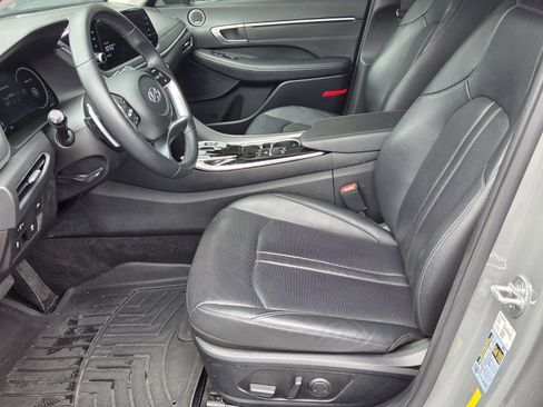 Used 2022 Hyundai Sonata Limited w/ Cargo Package FWD image 3