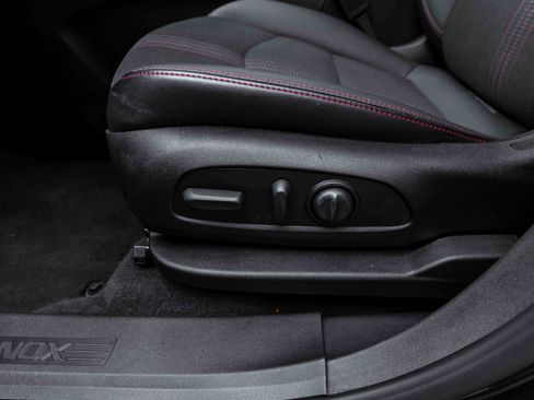 Used 2023 Chevrolet Equinox RS image 63