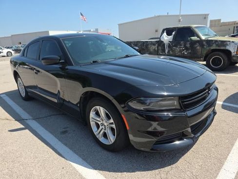 Used 2019 Dodge Charger SXT RWD image 7