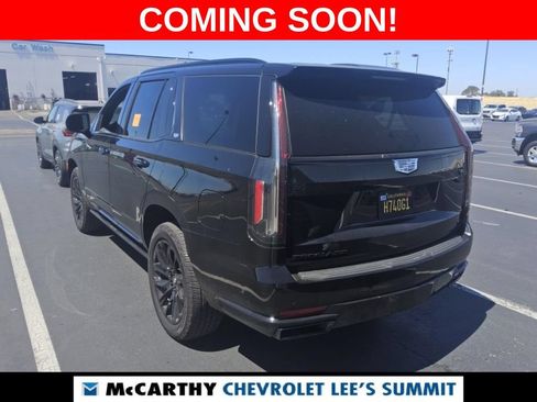 Used 2023 Cadillac Escalade Sport w/ LPO, ONYX Package AWD/4WD image 3