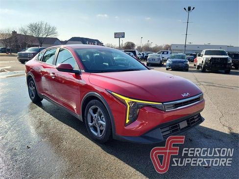 New 2025 Kia K4 LXS image 1