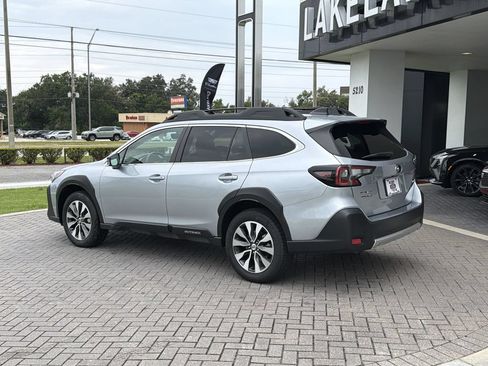 Certified 2025 Subaru Outback Limited AWD/4WD image 3