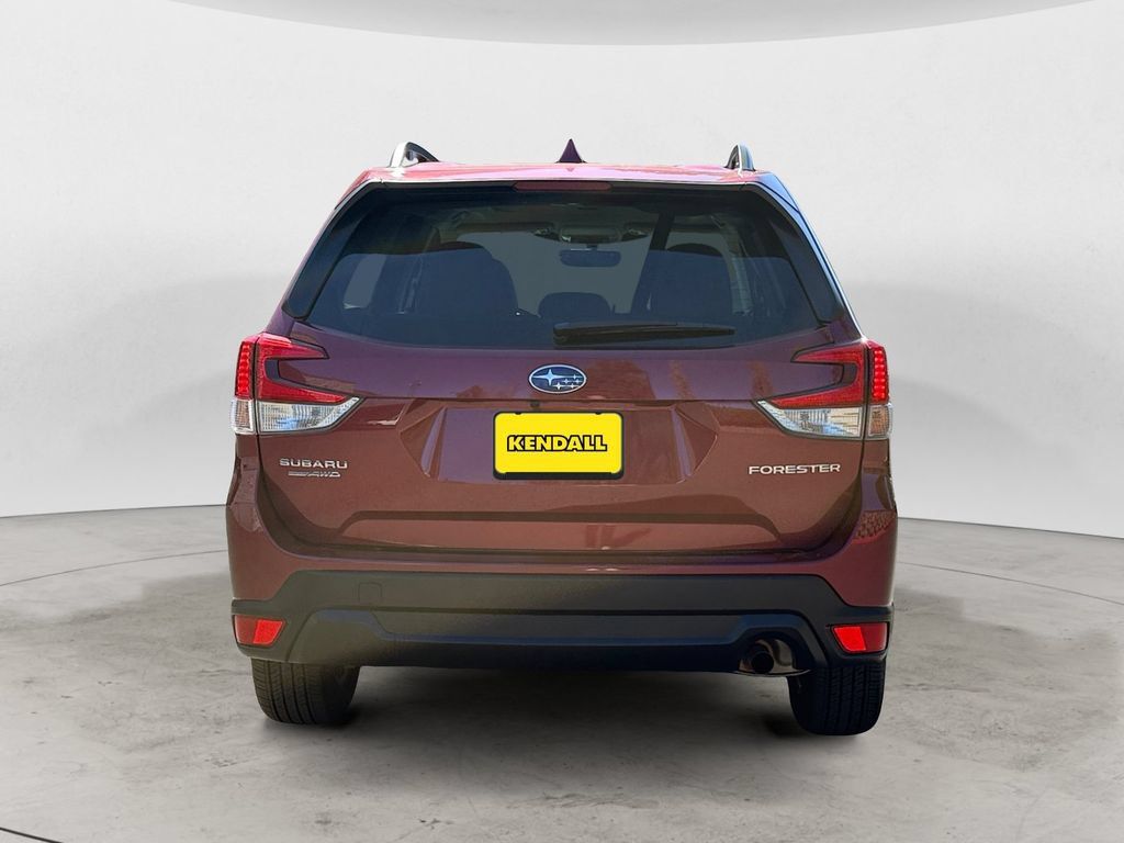 Used 2023 Subaru Forester Premium AWD/4WD image 6