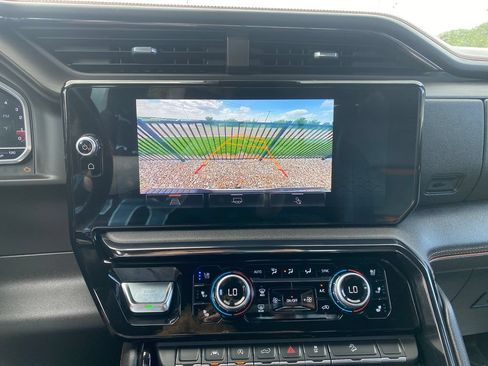 Used 2022 GMC Sierra 1500 AT4 w/ AT4 Preferred Package AWD/4WD image 27