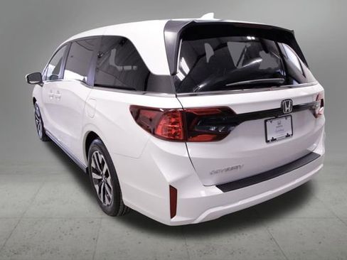Certified 2025 Honda Odyssey EX-L image 4