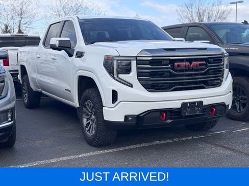 Used 2022 GMC Sierra 1500 AT4 w/ AT4 Preferred Package AWD/4WD image 4