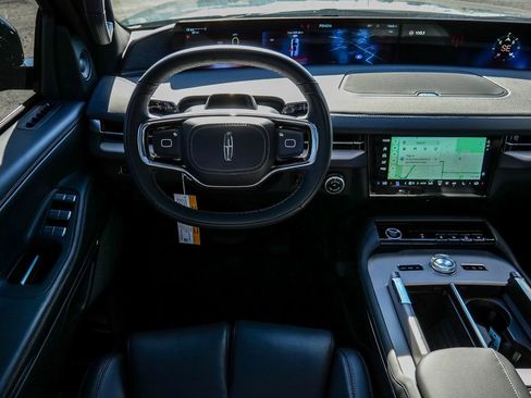 New 2025 Lincoln Navigator Reserve w/ Jet Appearance Package image 28