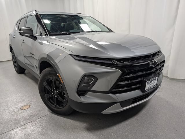 New 2026 Chevrolet Blazer LT w/ Midnight/Sport Edition AWD/4WD image 2