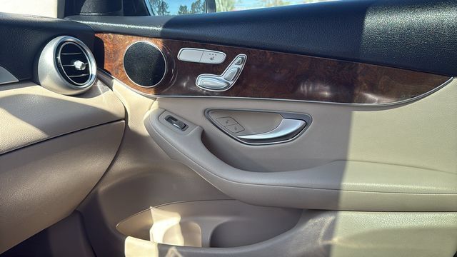 Used 2018 Mercedes-Benz GLC 300 image 26