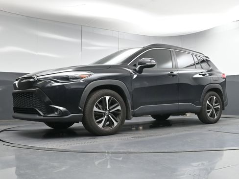 Used 2024 Toyota Corolla Cross XSE image 23