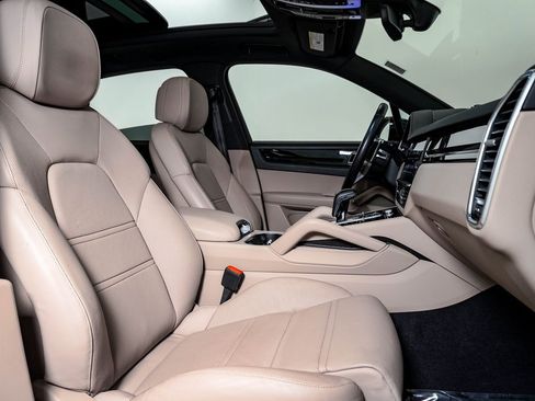 Certified 2022 Porsche Cayenne image 15