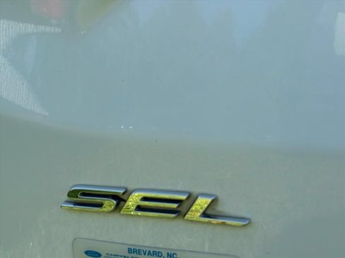 Used 2022 Ford Edge SEL w/ Sport Appearance Package AWD/4WD image 11