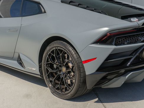 Used 2022 Lamborghini Huracan EVO RWD image 46
