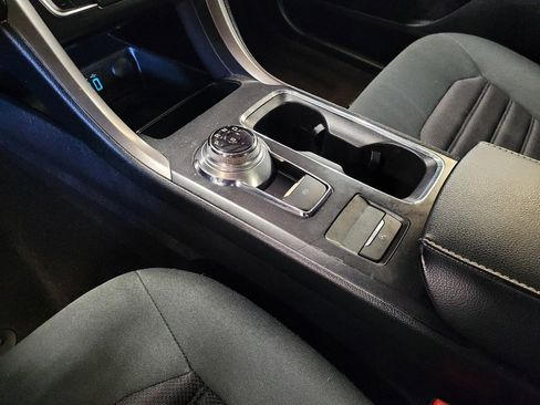 Used 2019 Ford Fusion SE image 26