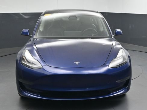 Used 2023 Tesla Model 3 Standard Range image 2