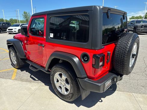 Used 2019 Jeep Wrangler Sport AWD/4WD image 7
