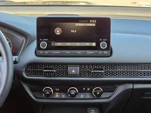 Used 2025 Honda HR-V LX image 27