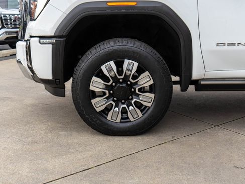 Used 2024 GMC Sierra 3500 Denali w/ Denali Reserve Package image 32