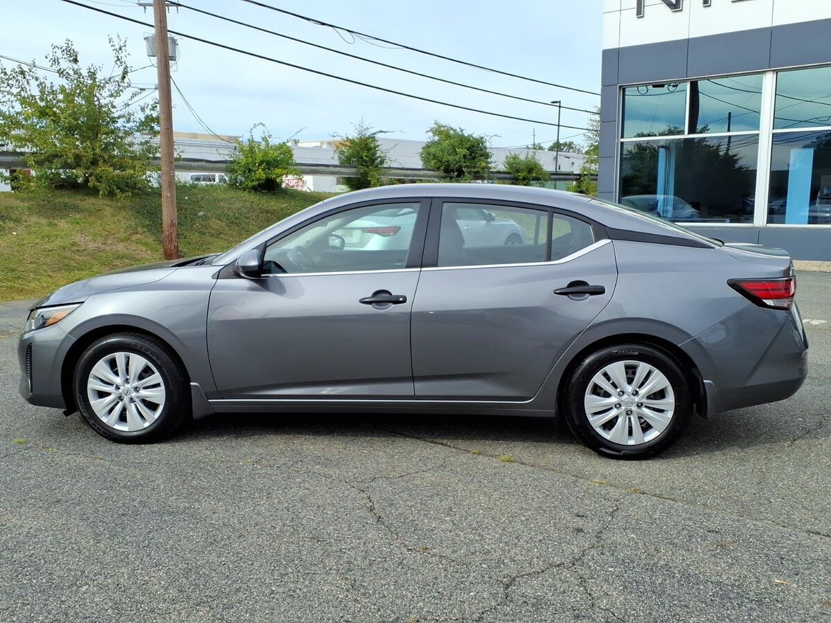 Used 2025 Nissan Sentra S FWD image 8