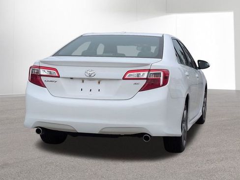 Used 2012 Toyota Camry SE image 5