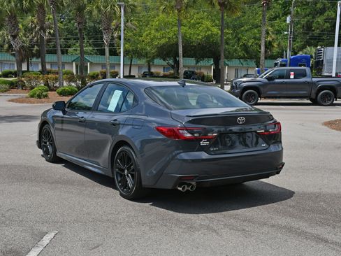 Used 2026 Toyota Camry SE FWD image 4