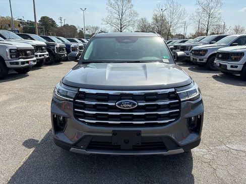 Certified 2025 Ford Explorer Active w/ Active Comfort Package image 2