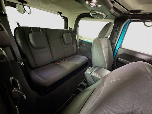 Used 2020 Jeep Wrangler Sport image 18