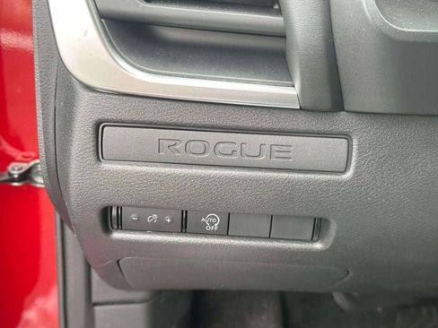 Used 2023 Nissan Rogue S AWD/4WD image 19