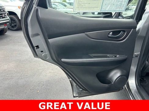 Used 2018 Nissan Rogue Sport S image 13