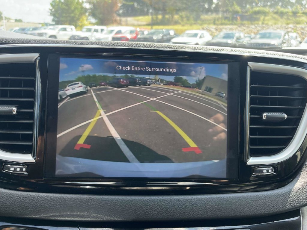 Used 2024 Chrysler Pacifica Touring-L FWD image 24