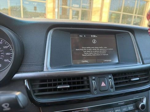 Used 2018 Kia Optima S w/ Panoramic Sunroof Package image 9