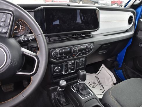 Used 2024 Jeep Wrangler Unlimited Sport AWD/4WD image 8