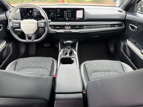 Used 2025 Kia K4 GT-Line w/ GT-Line Sunroof Package FWD image 4
