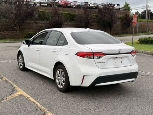 Used 2021 Toyota Corolla LE FWD image 6