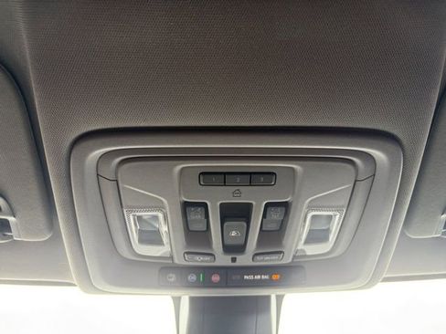 Used 2020 GMC Sierra 1500 SLT image 12