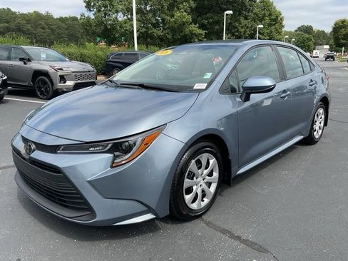 Used 2026 Toyota Corolla LE FWD image 2