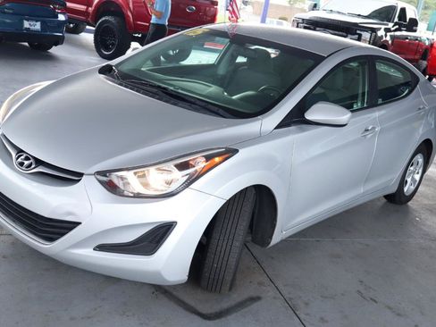 Used 2015 Hyundai Elantra SE FWD image 9