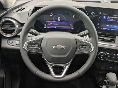 New 2026 Chevrolet Trax ACTIV w/ Sunroof Package image 24