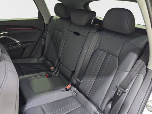 New 2025 Audi Q5 2.0T Premium image 14