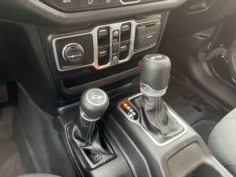 Used 2024 Jeep Wrangler Unlimited Sport AWD/4WD image 20