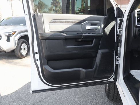 Used 2021 RAM 2500 Big Horn image 15