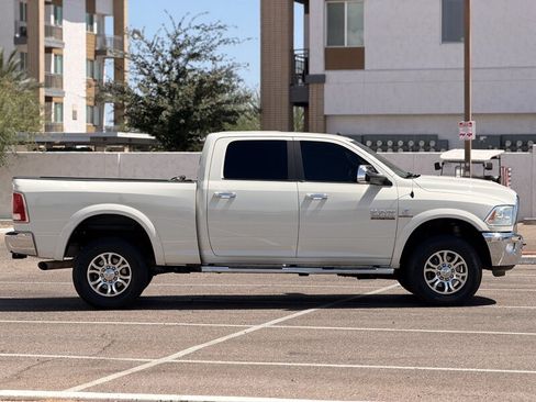 Used 2018 RAM 2500 Laramie AWD/4WD image 2