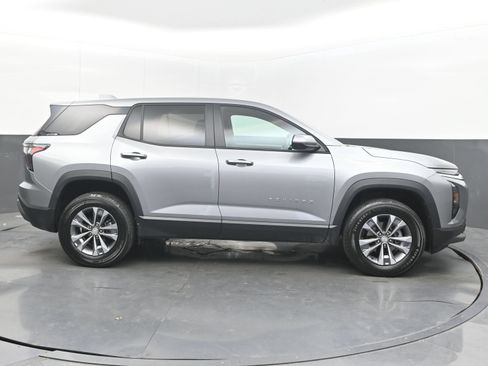 Used 2026 Chevrolet Equinox LT FWD image 10
