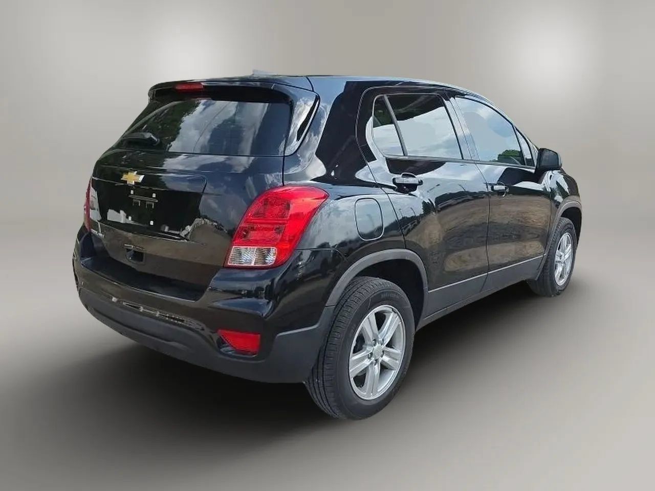 Used 2022 Chevrolet Trax LS AWD/4WD image 7