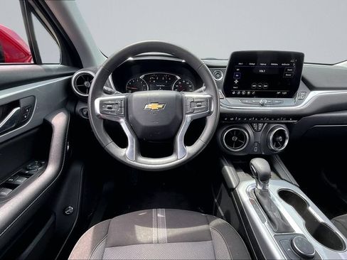 Used 2024 Chevrolet Blazer LT w/ Convenience Package FWD image 5