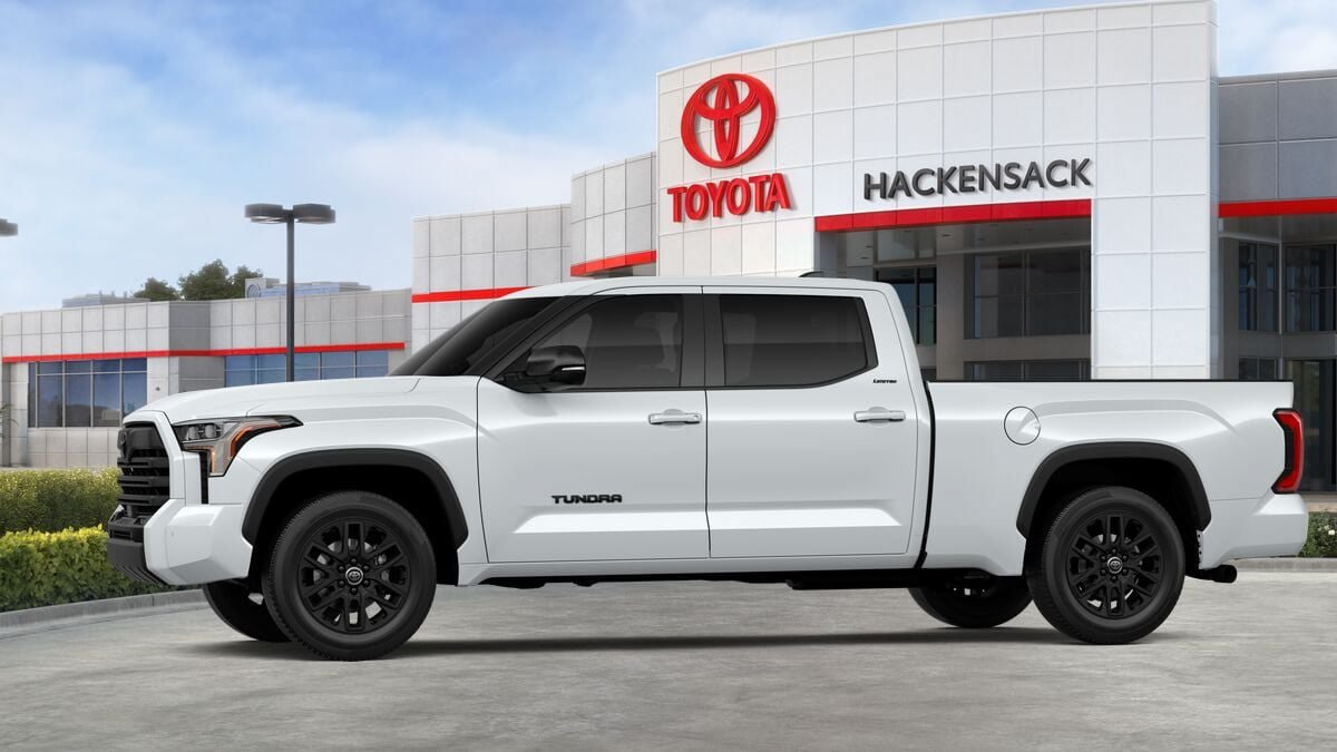 Used 2026 Toyota Tundra Limited AWD/4WD image 3