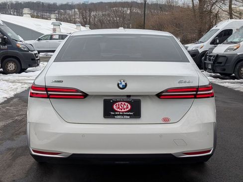 Used 2024 BMW 530i xDrive w/ Convenience Package image 4