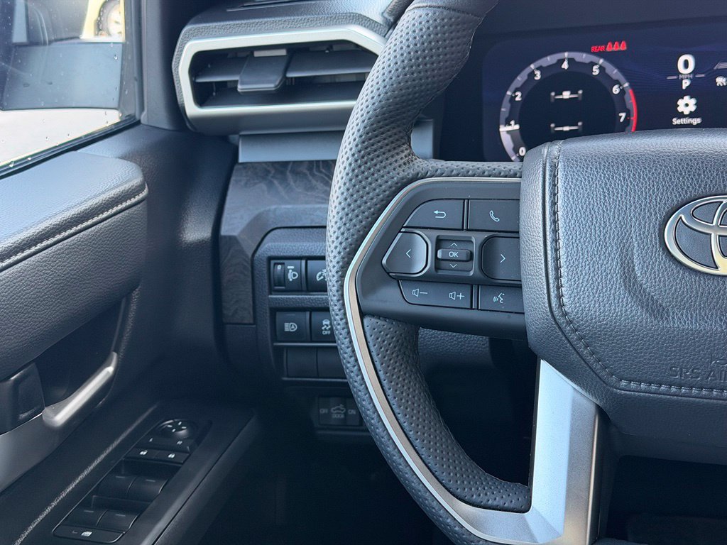 Used 2025 Toyota Tacoma Limited AWD/4WD image 12