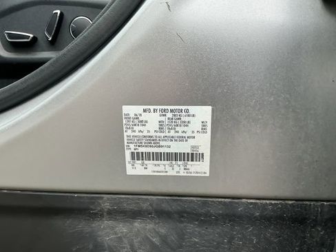 Used 2018 Ford Explorer XLT w/ Equipment Group 201A AWD/4WD image 26