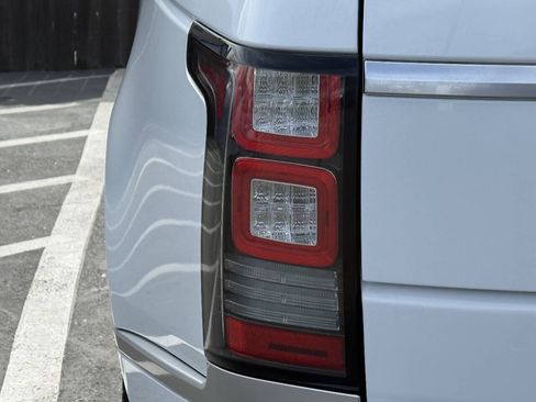Used 2015 Land Rover Range Rover Supercharged AWD/4WD image 24